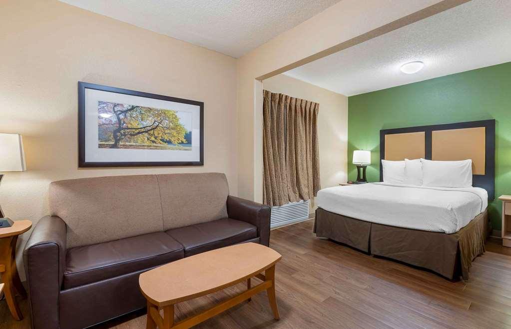 Extended Stay America Suites - Arlington - Six Flags Room photo